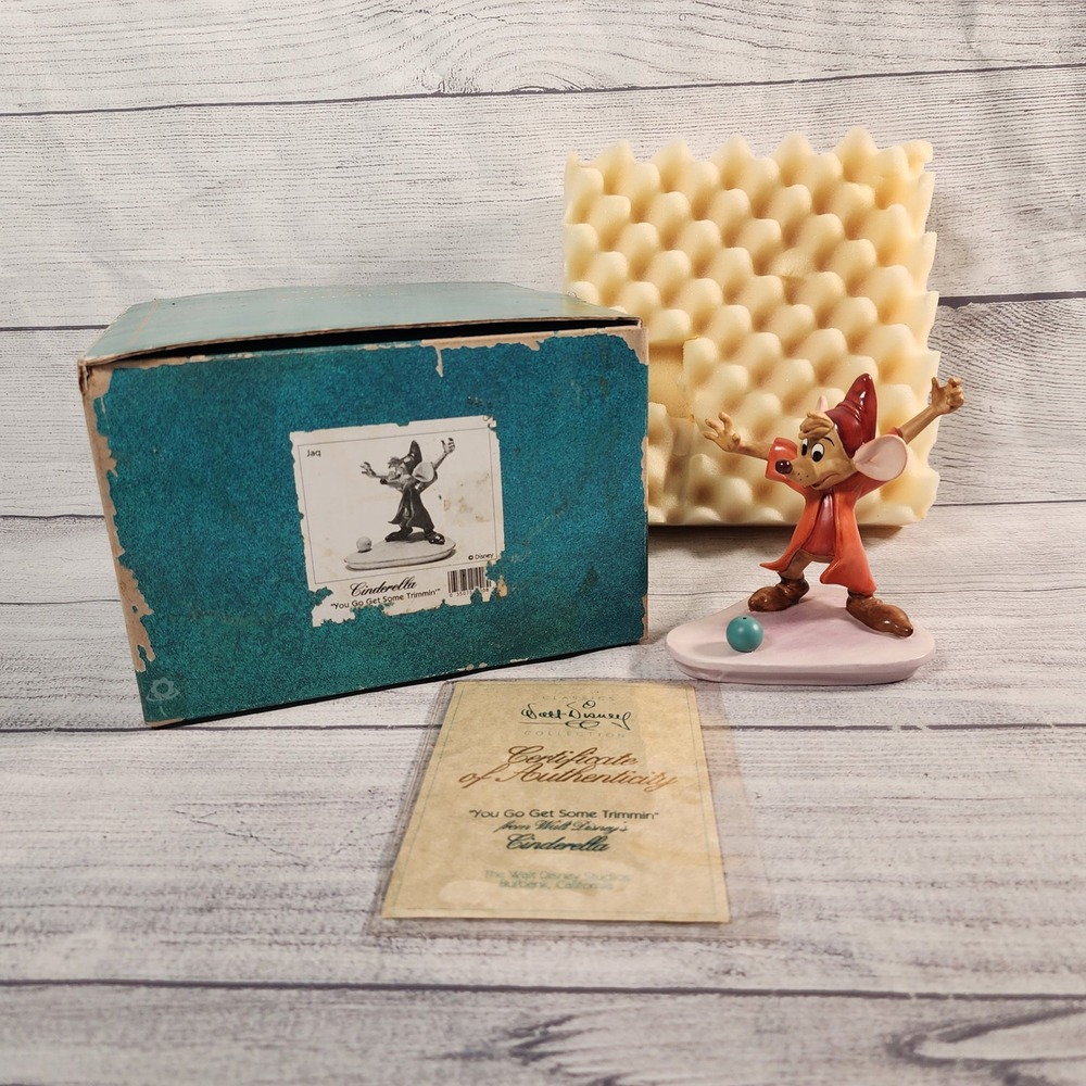 WDCC Disney Classics Collection Jaq Cinderella Figurine You Go Get Some Trimmin